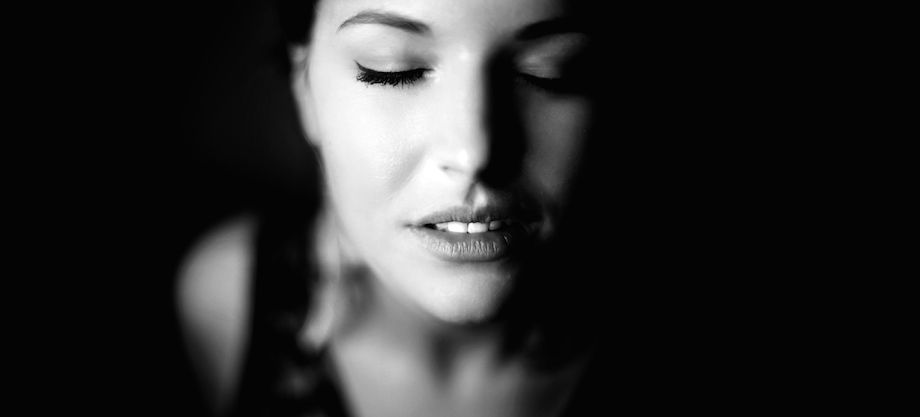 Titelbild Augen Zu
